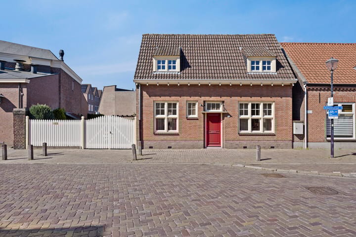 Foto 1 van Kloosterstraat 1