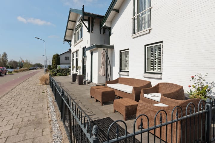 Photo 6 of Aalsmeerderdijk 217