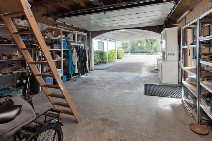 Photo 38 of Aalsmeerderdijk 217