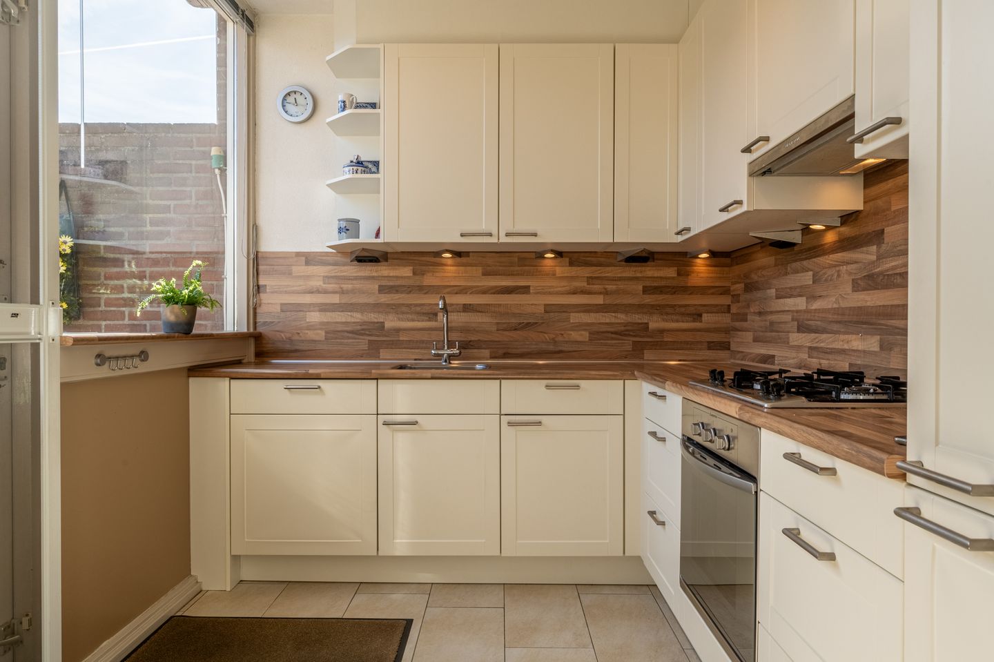 Foto 10 van Burg Henryplantsoen 2