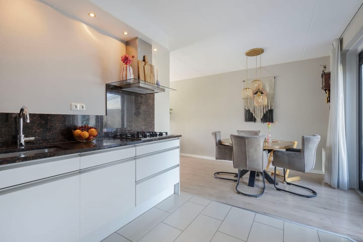 Foto 12 van Carbeel 14