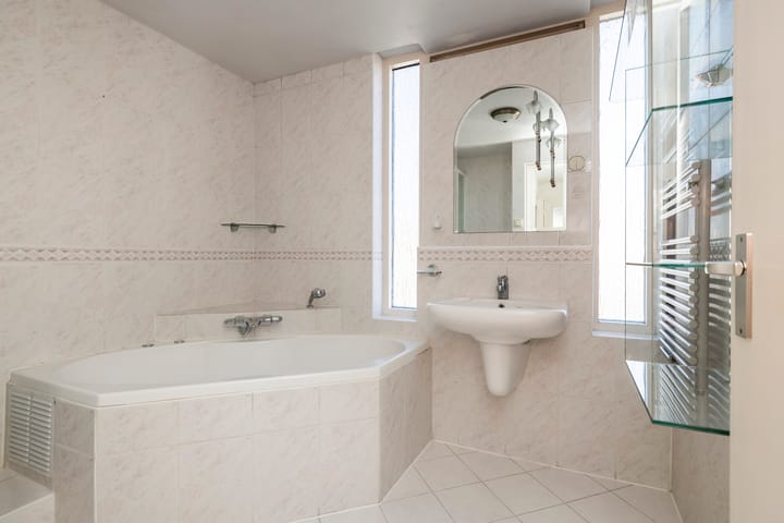 Foto 14 van De Ruyterstraat 56