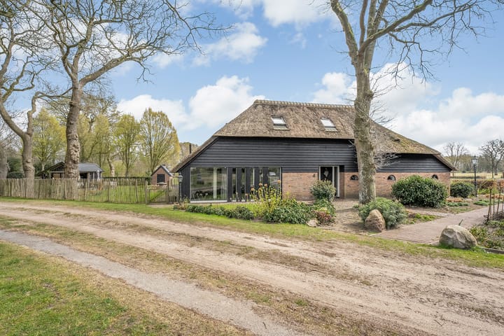 Photo 80 of de Woerthe 4