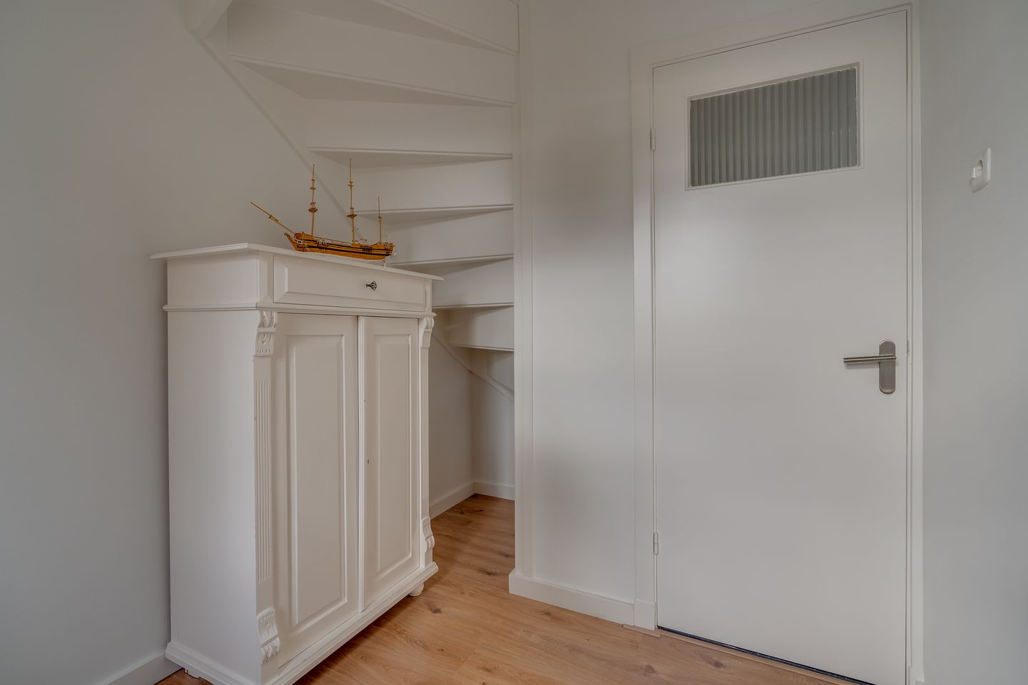 Photo 34 of Van der Mondestraat 149