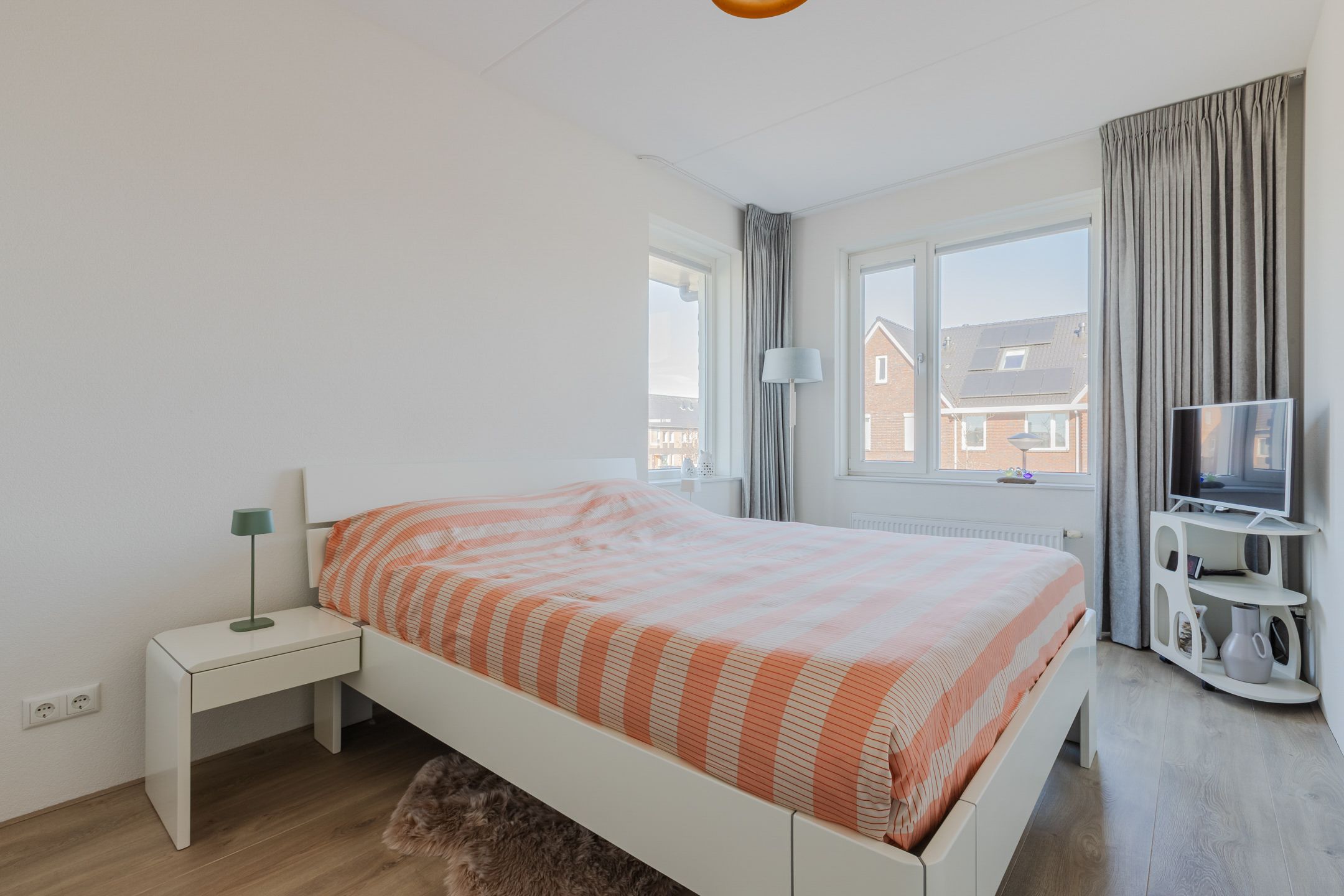 Foto 18 van Purperreiger 26