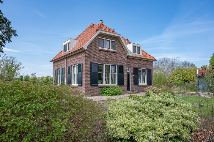 Halle-Heideweg 24