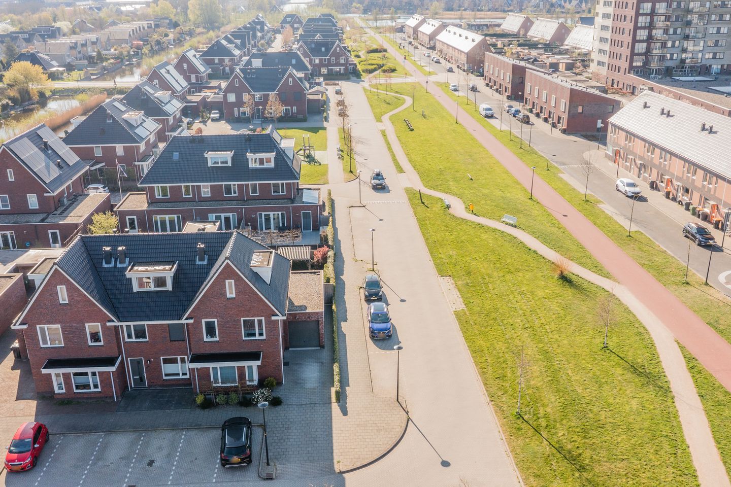 Foto 49 van Purperreiger 26