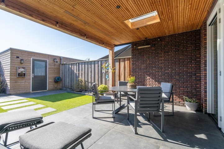 Foto 32 van Rozenbottel 12