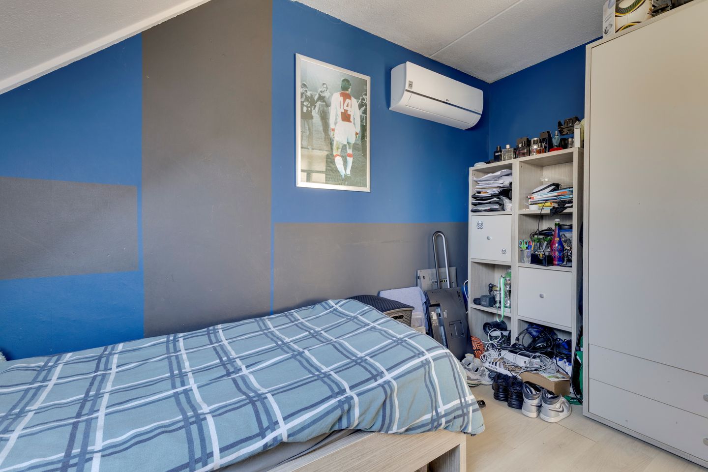 Foto 25 van Fossielenerf 70