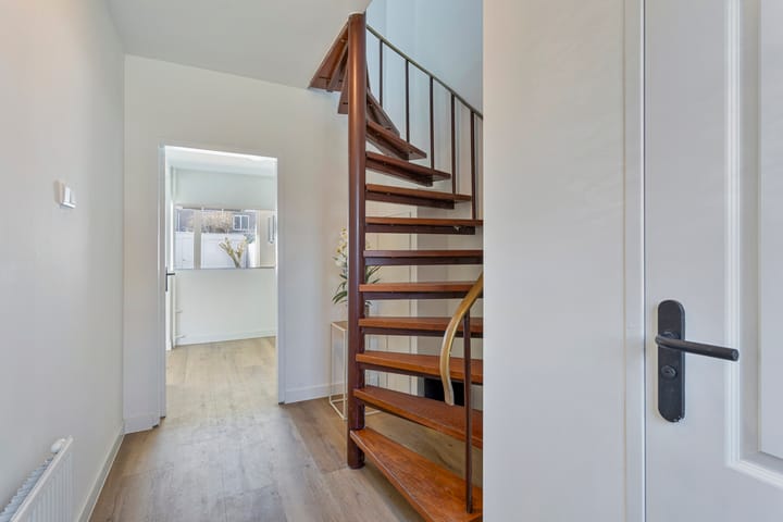 Foto 13 van van Vollenhovenstraat 20