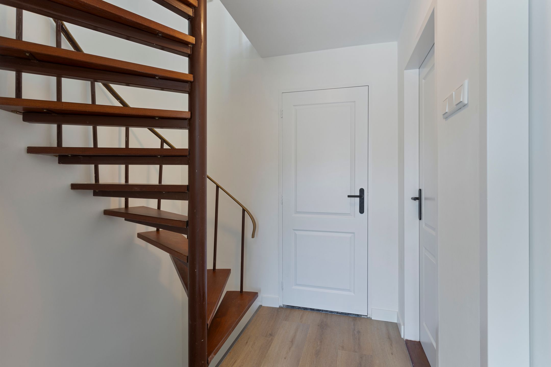 Foto 24 van van Vollenhovenstraat 20