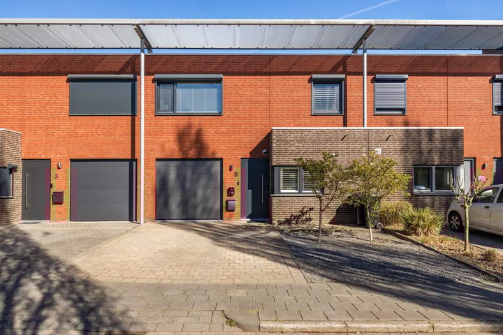 Foto 10 van Helmbloem 5