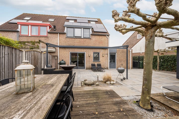 Foto 32 van Rosarium 9