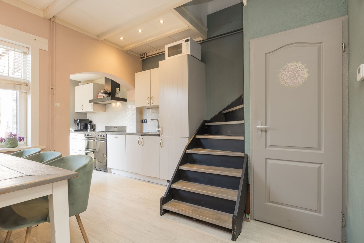 Foto 10 van van der Veldstraat 11