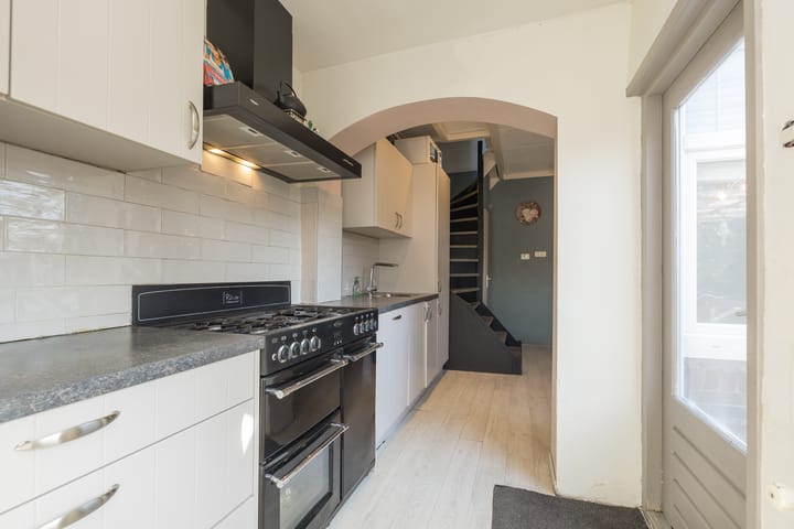 Foto 13 van van der Veldstraat 11