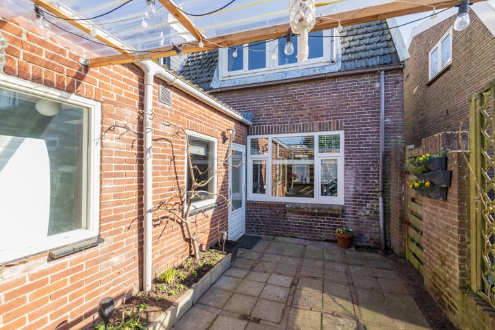 Foto 17 van van der Veldstraat 11