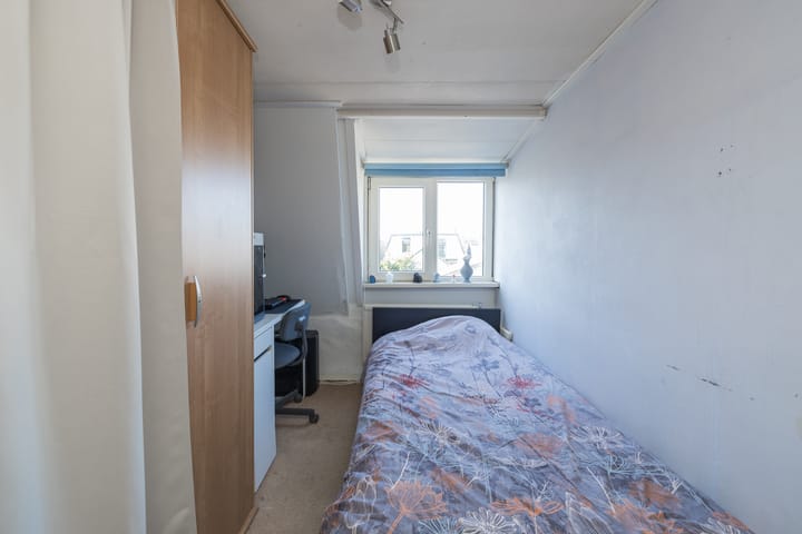 Foto 20 van van der Veldstraat 11