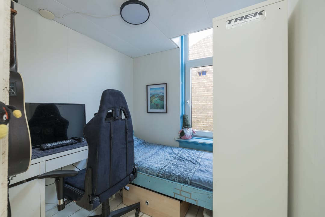 Foto 22 van van der Veldstraat 11