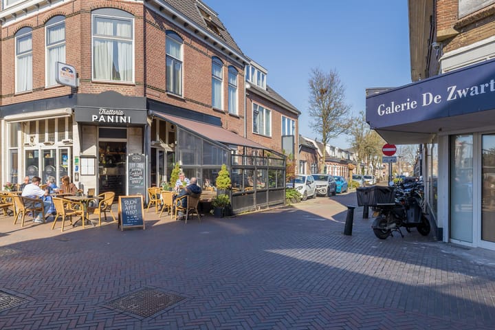 Foto 26 van van der Veldstraat 11