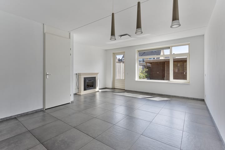 Foto 4 van Van Irhovenstraat 23