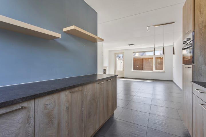 Foto 7 van Van Irhovenstraat 23