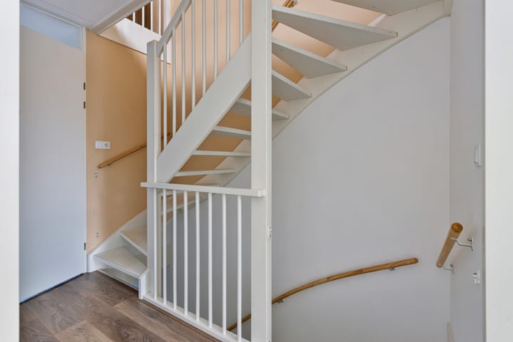 Foto 9 van Van Irhovenstraat 23