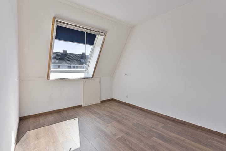 Foto 10 van Van Irhovenstraat 23