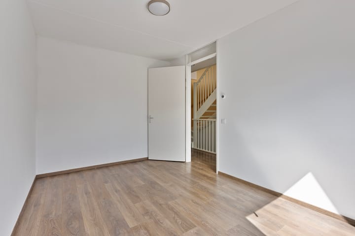 Foto 11 van Van Irhovenstraat 23