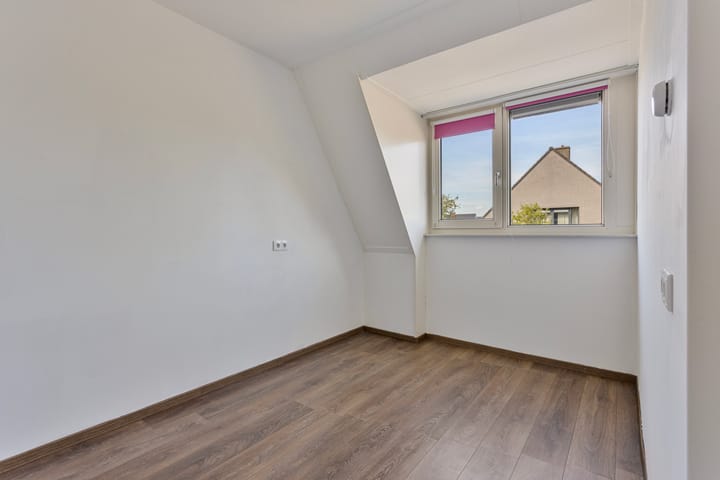 Foto 12 van Van Irhovenstraat 23