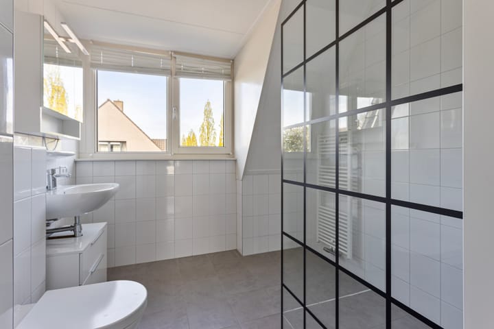 Foto 14 van Van Irhovenstraat 23