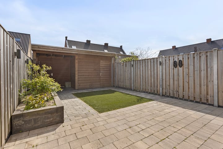 Foto 18 van Van Irhovenstraat 23