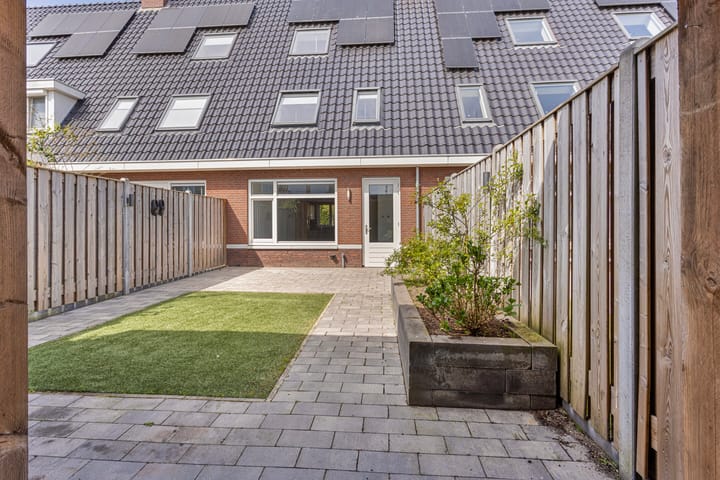 Foto 20 van Van Irhovenstraat 23