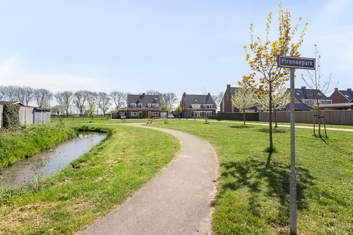 Foto 25 van Van Irhovenstraat 23