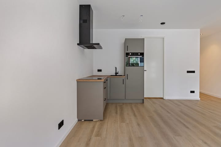 Photo 12 of Schoolstraat 30-G