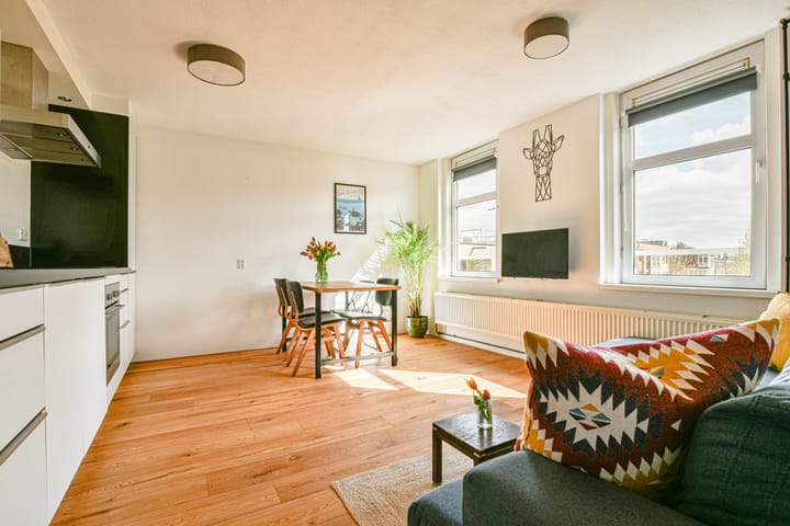 Foto 5 van Riouwstraat 107-E