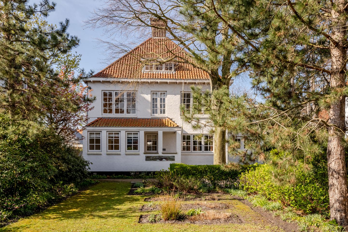 Foto 1 van Tapijtweg 4