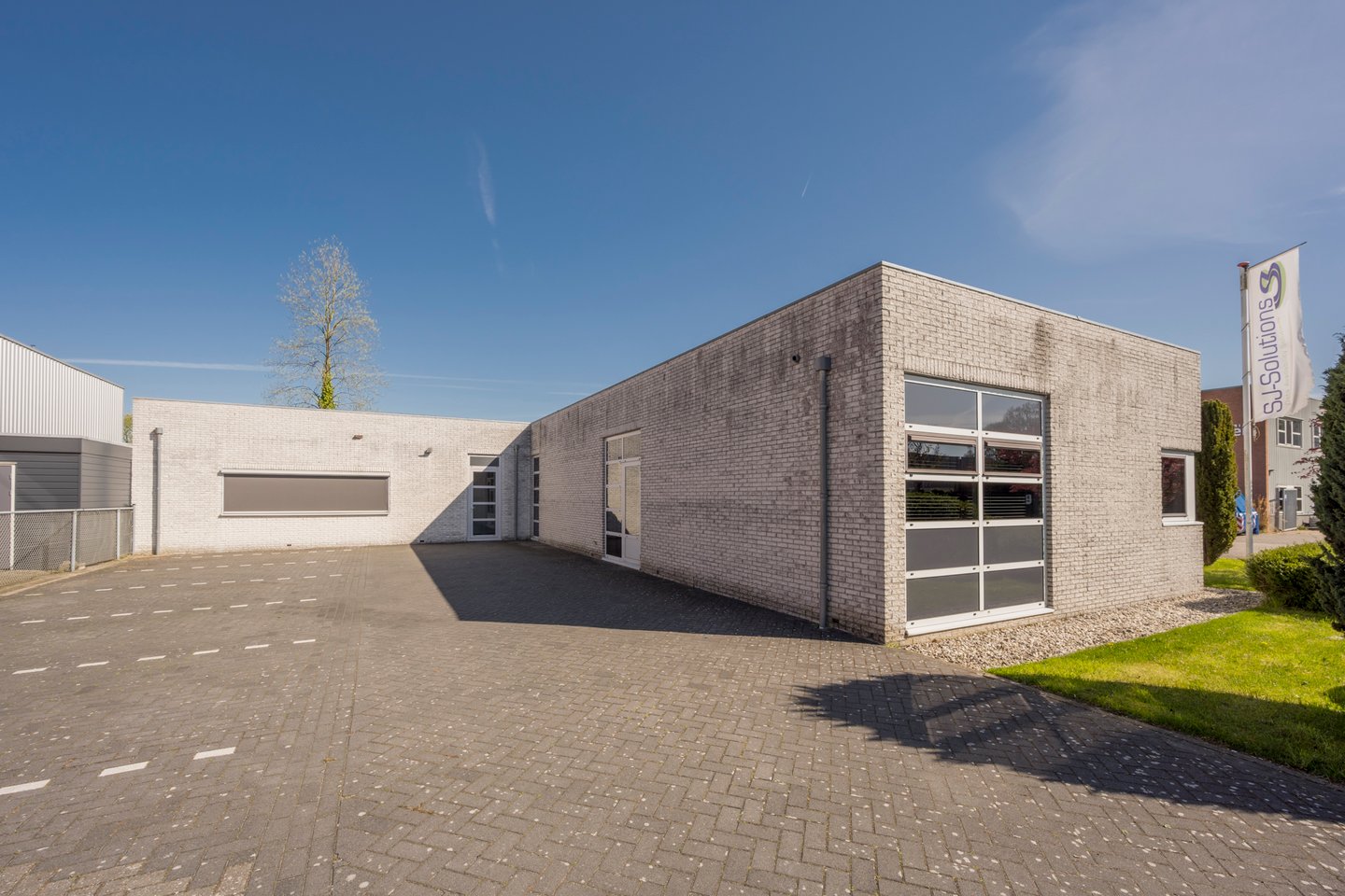 View photo 3 of Bedrijfsweg 10