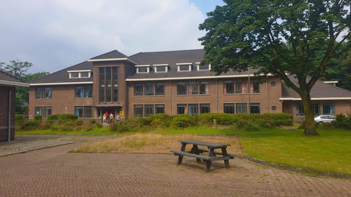 Foto 3 van Generaal de Bonskazerne - Hof van Velp (NB)