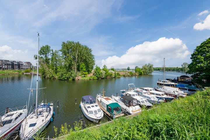 Foto 13 van Generaal de Bonskazerne - Hof van Velp (NB) - Knarrenhof