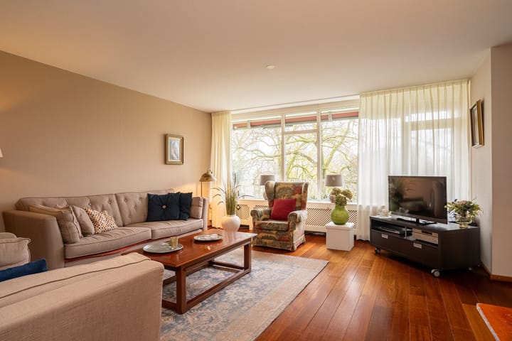 Foto 9 van Marthalaan 2-404