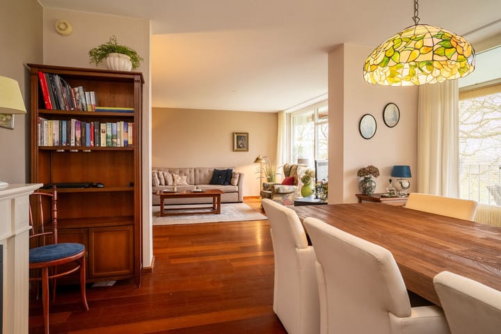 Foto 12 van Marthalaan 2-404