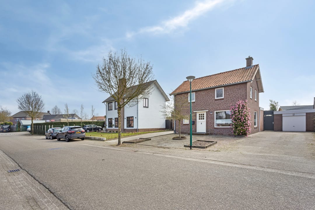 Photo 7 of Deken Schmerlingstraat 9