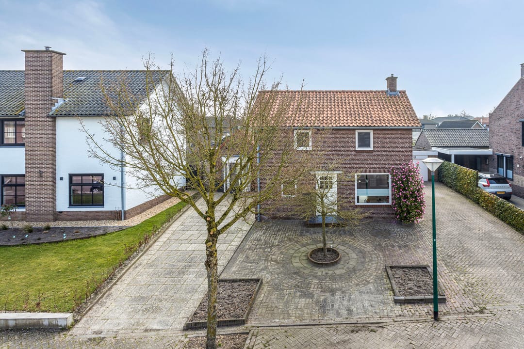 Photo 8 of Deken Schmerlingstraat 9