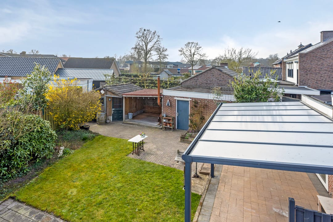 Photo 22 of Deken Schmerlingstraat 9