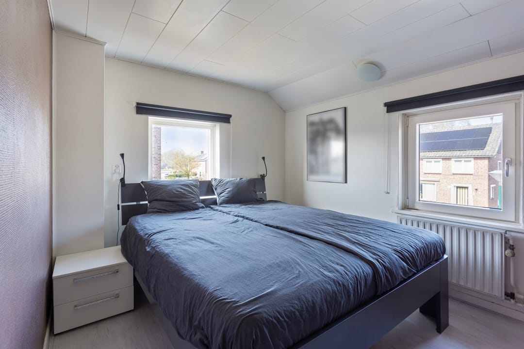 Photo 32 of Deken Schmerlingstraat 9