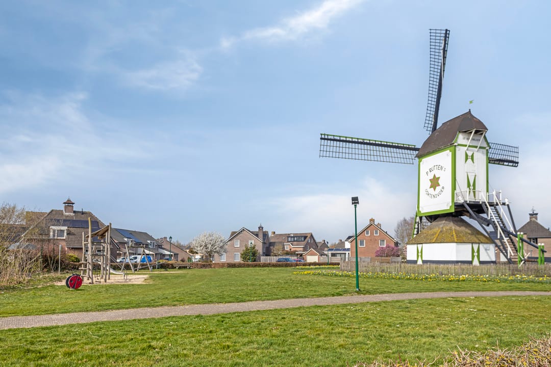 Photo 38 of Deken Schmerlingstraat 9