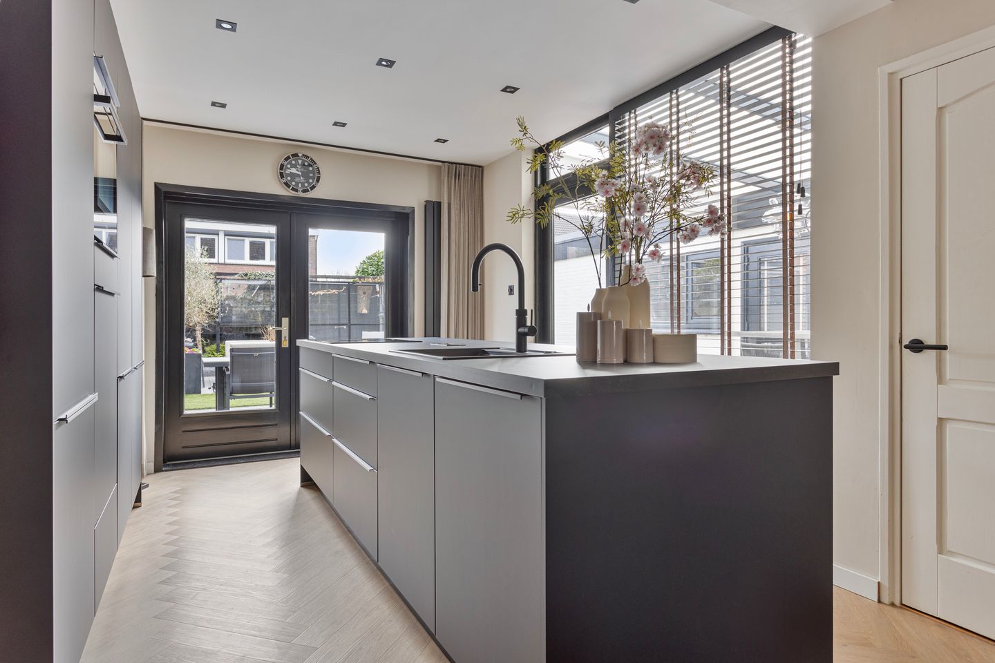 Foto 20 van Neercasselstraat 16