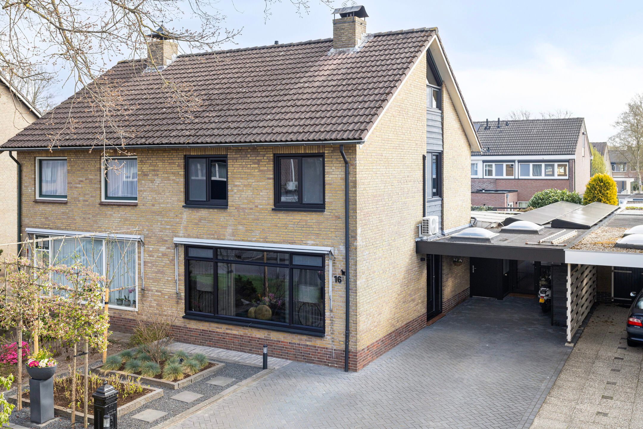 Foto 45 van Neercasselstraat 16