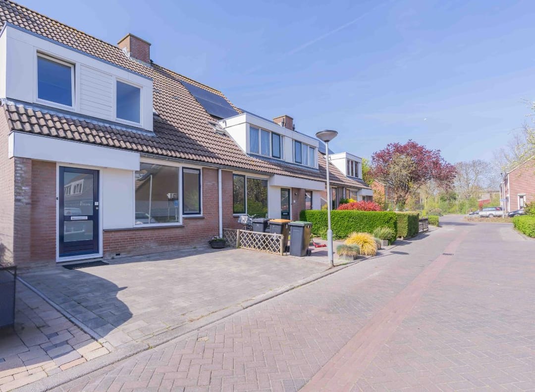 Foto 1 van Middenbank 17