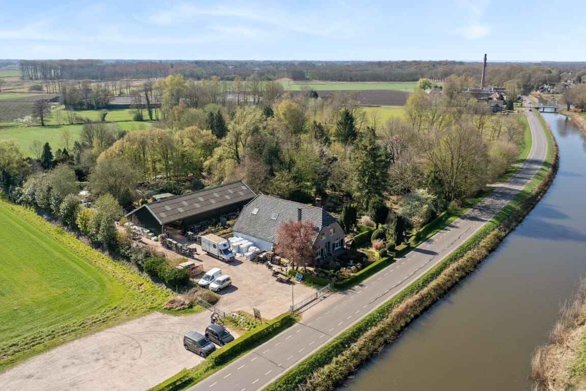 Bekijk foto 1 van Kanaaldijk 17